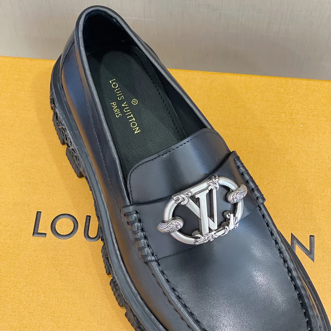 LV LOAFER
