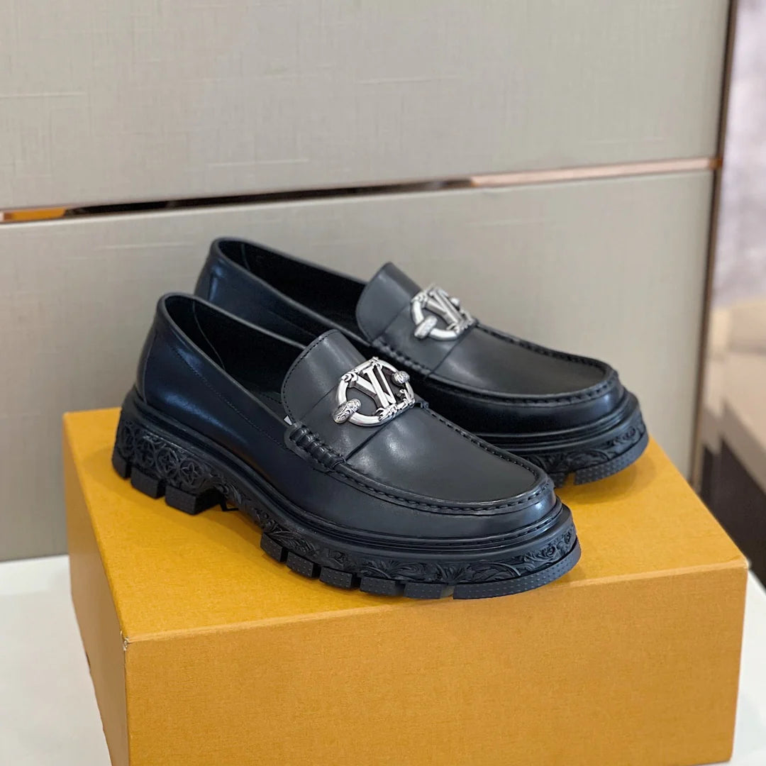 LV LOAFER