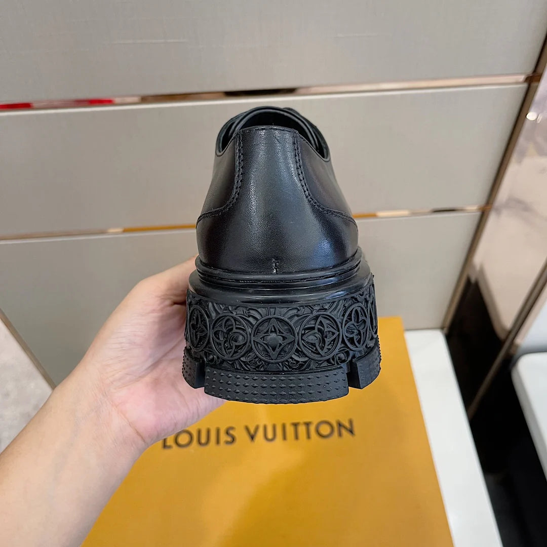 LV LOAFER