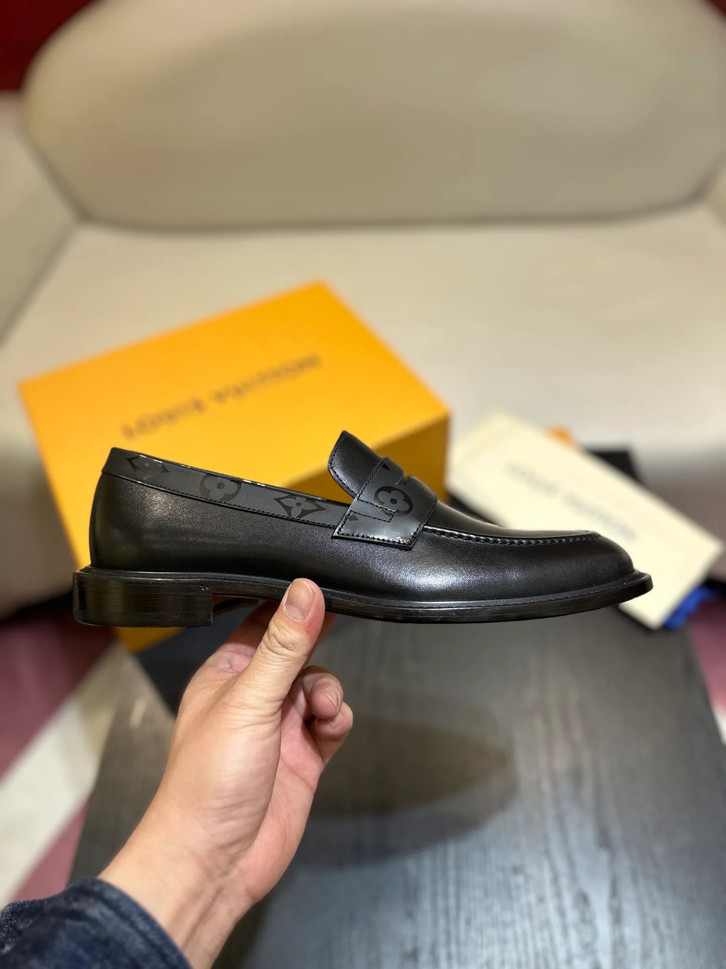 LV LOAFER