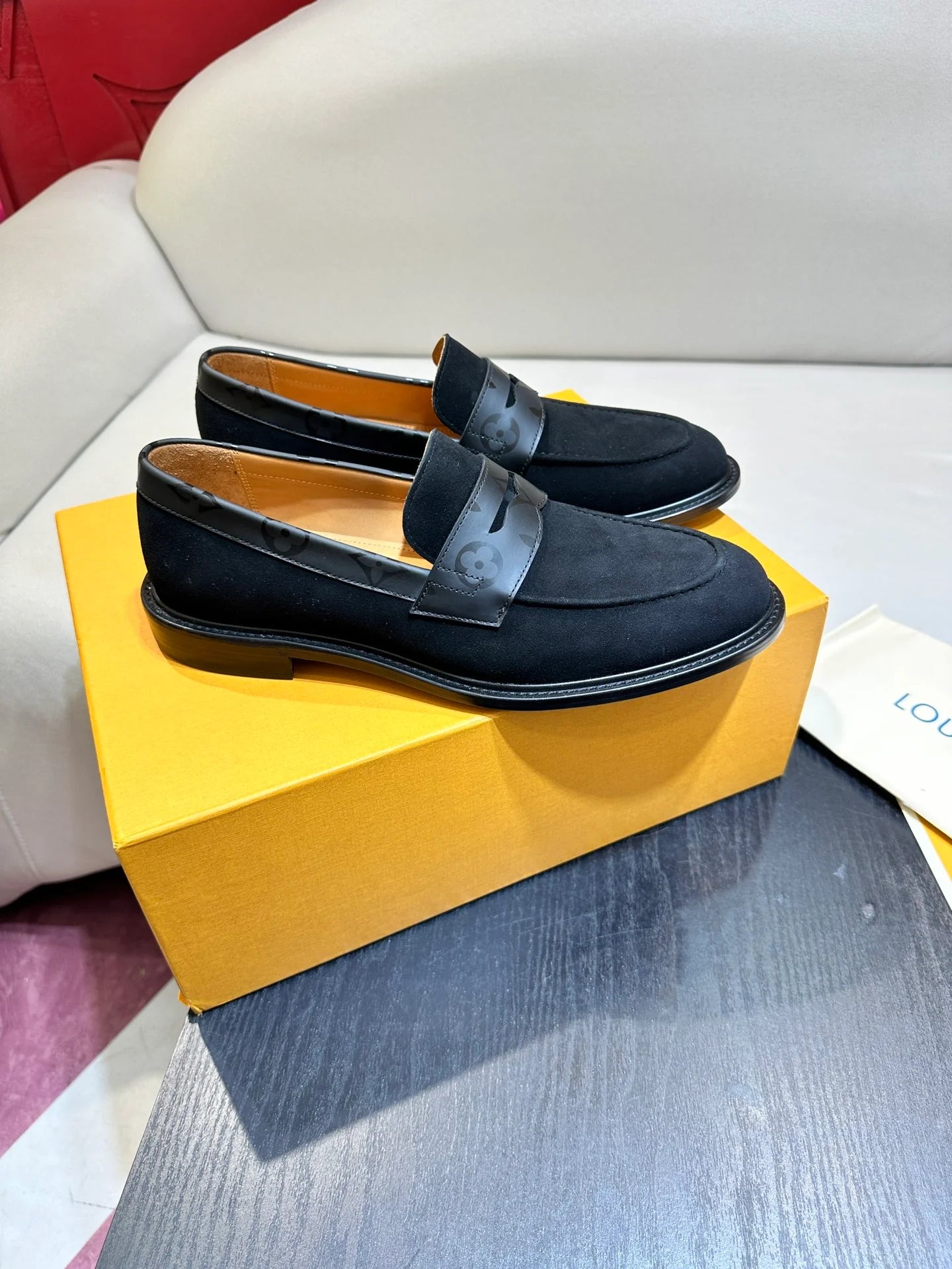 LV LOAFER