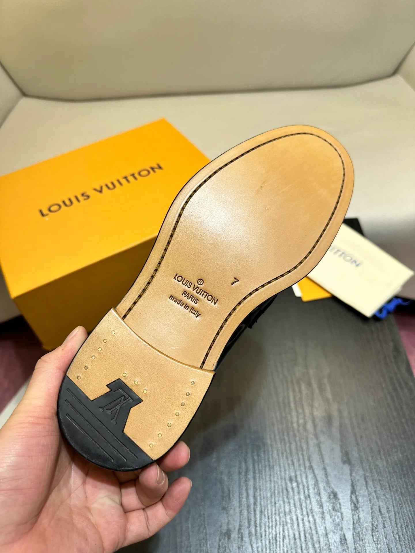 LV LOAFER