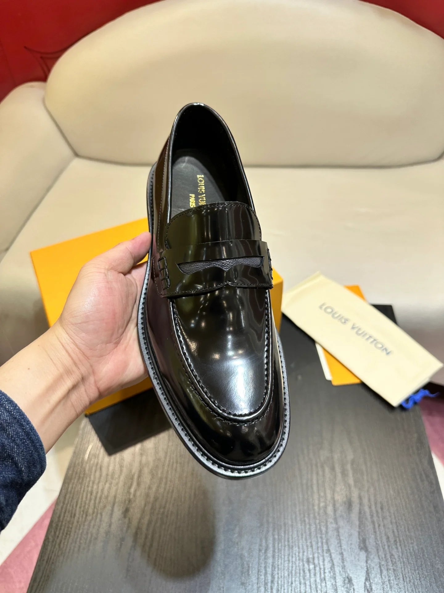 LV LOAFER