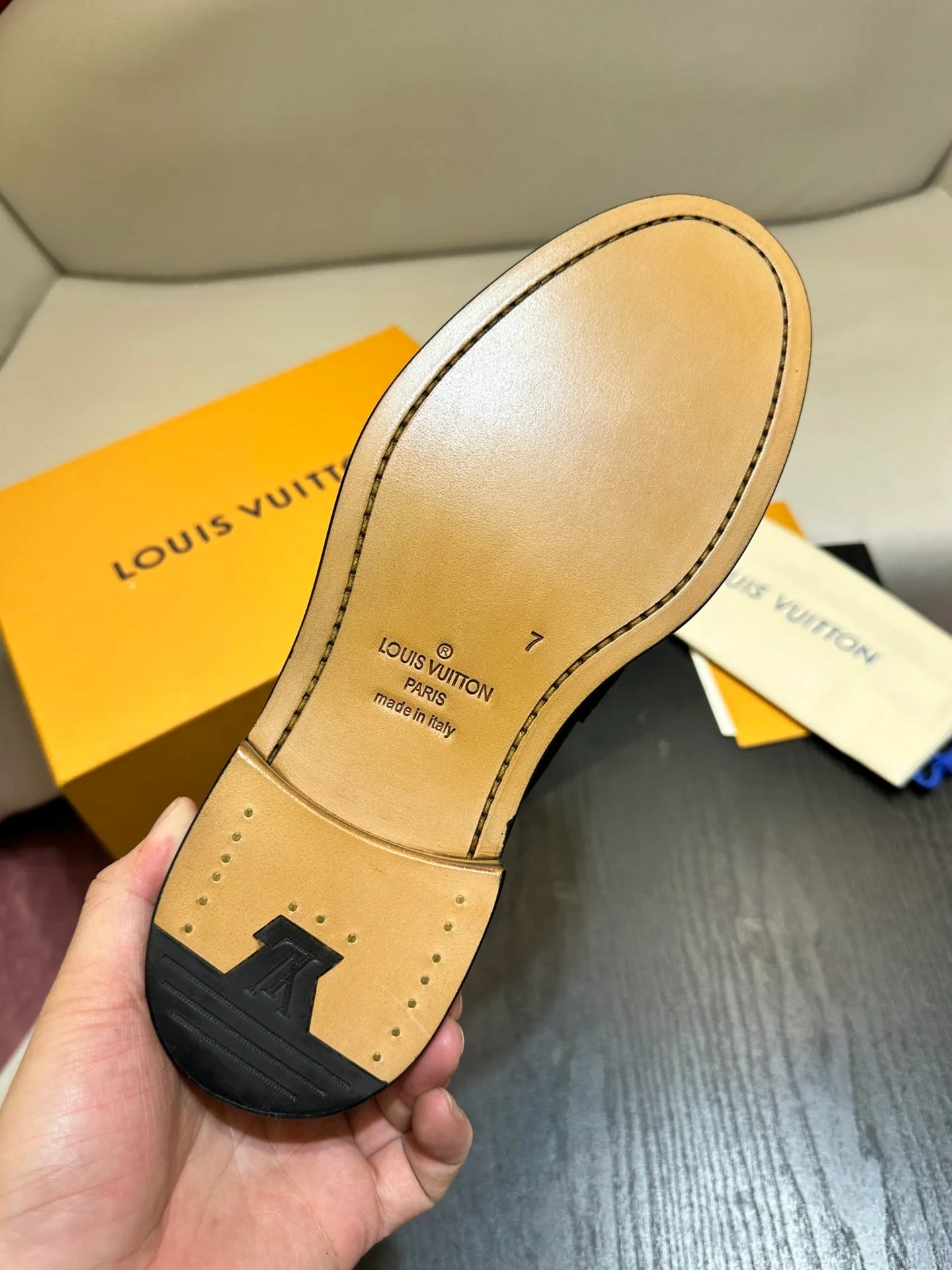 LV LOAFER