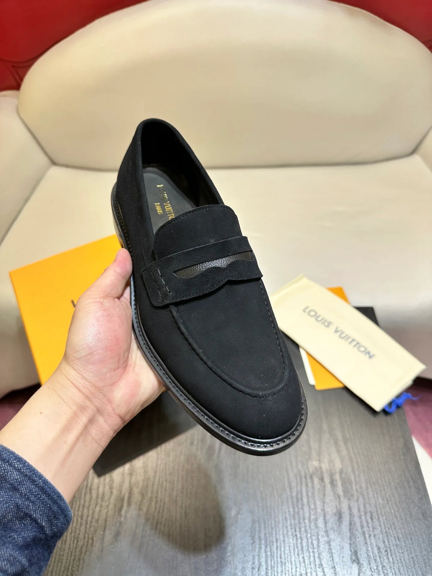 LV LOAFER