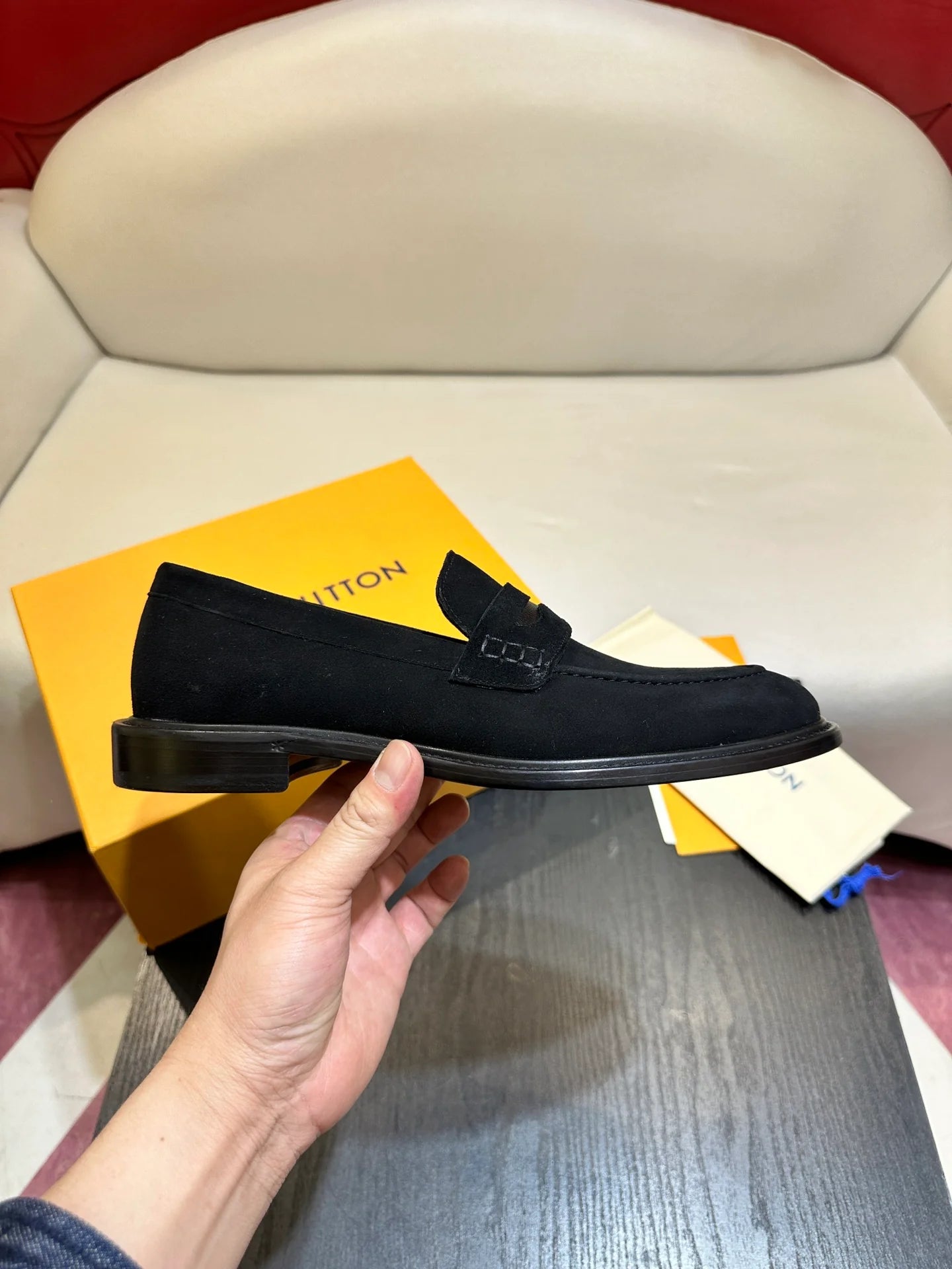 LV LOAFER