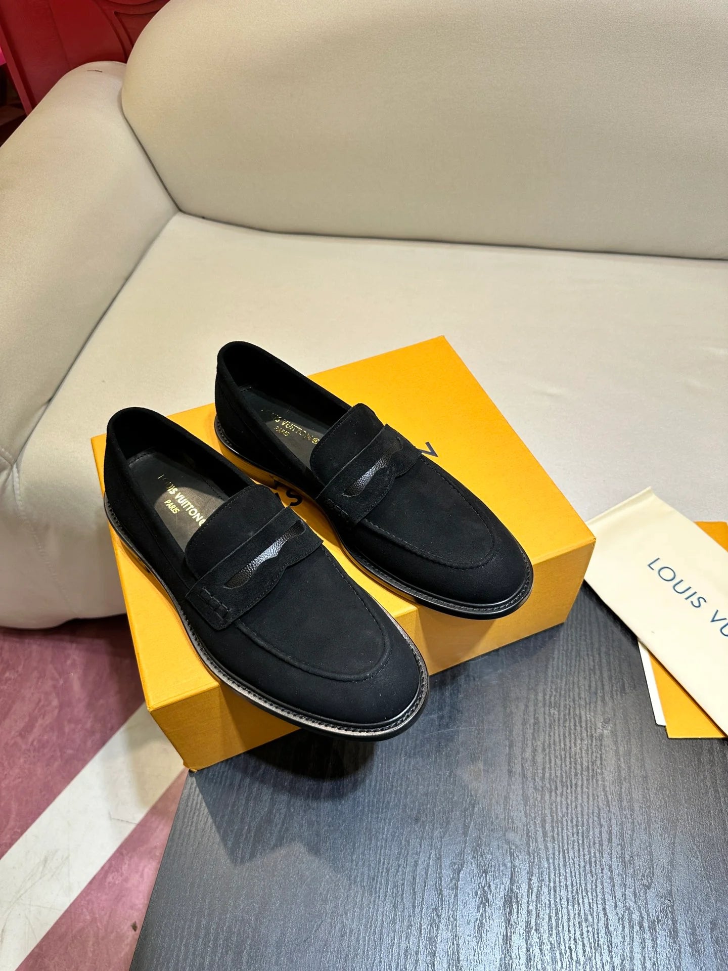 LV LOAFER