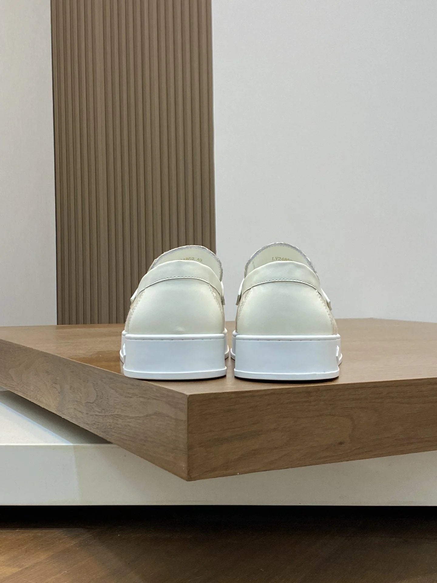 LV LOAFER