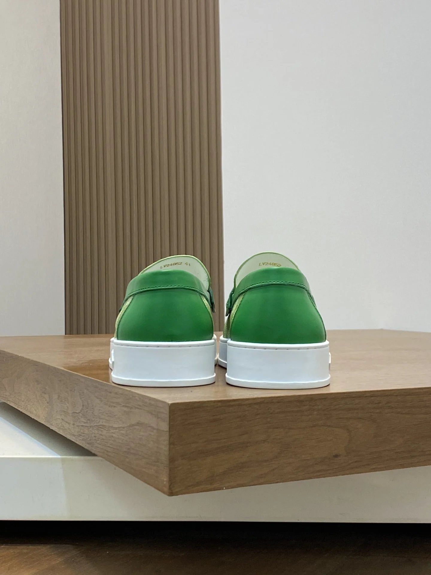 LV LOAFER