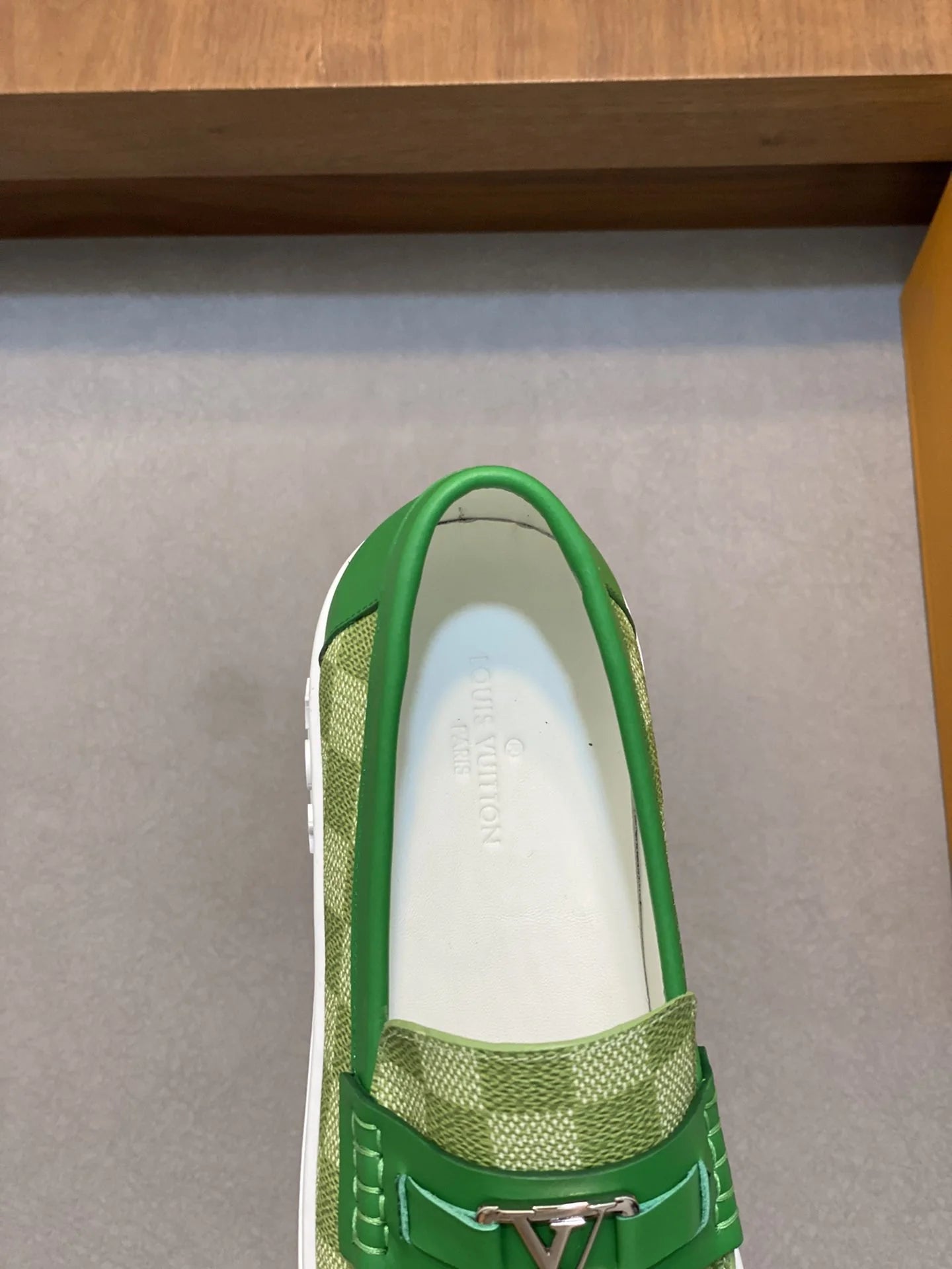 LV LOAFER
