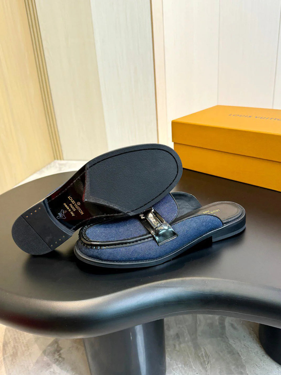 LV LOAFER