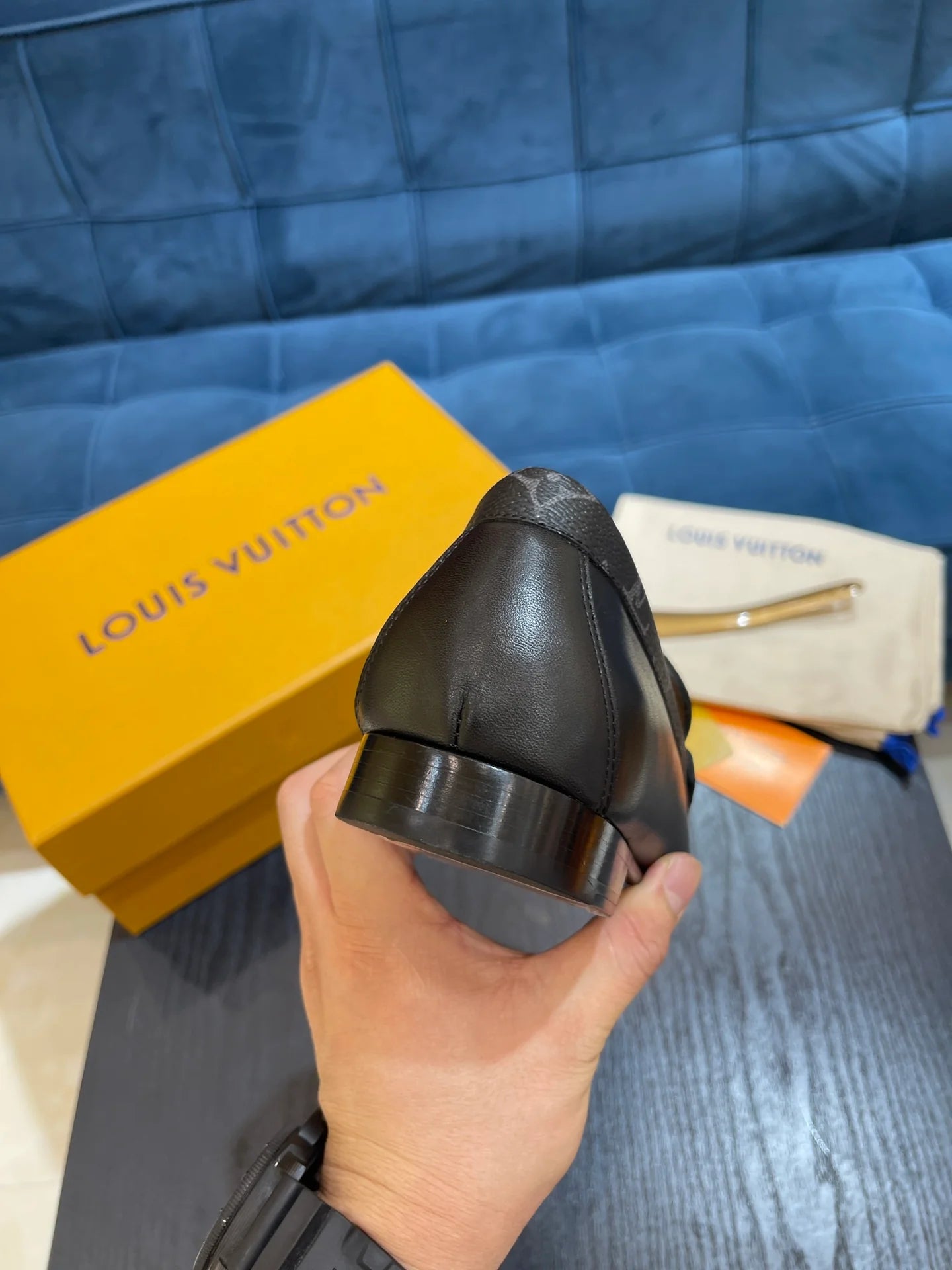 LV LOAFER