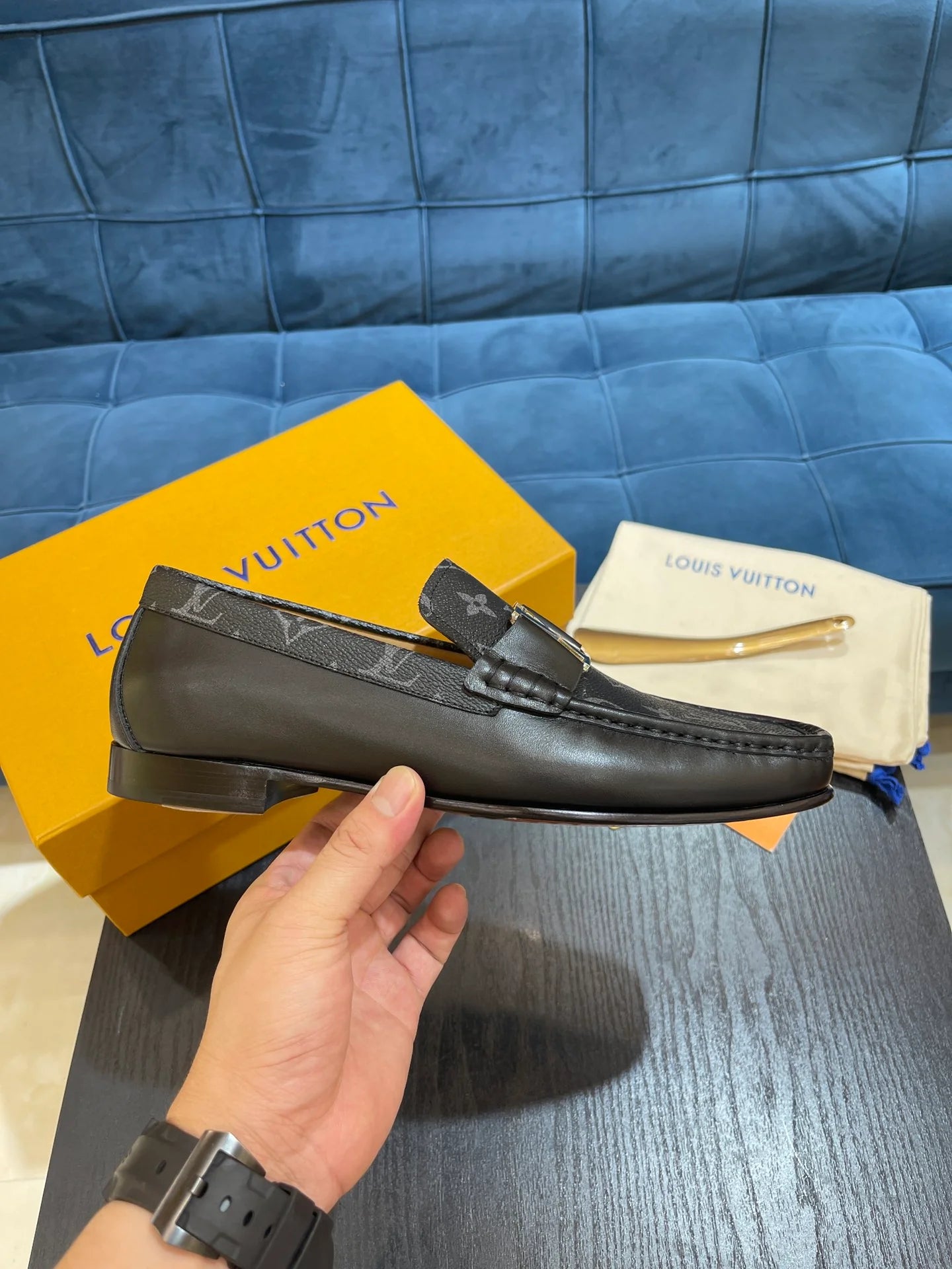 LV LOAFER