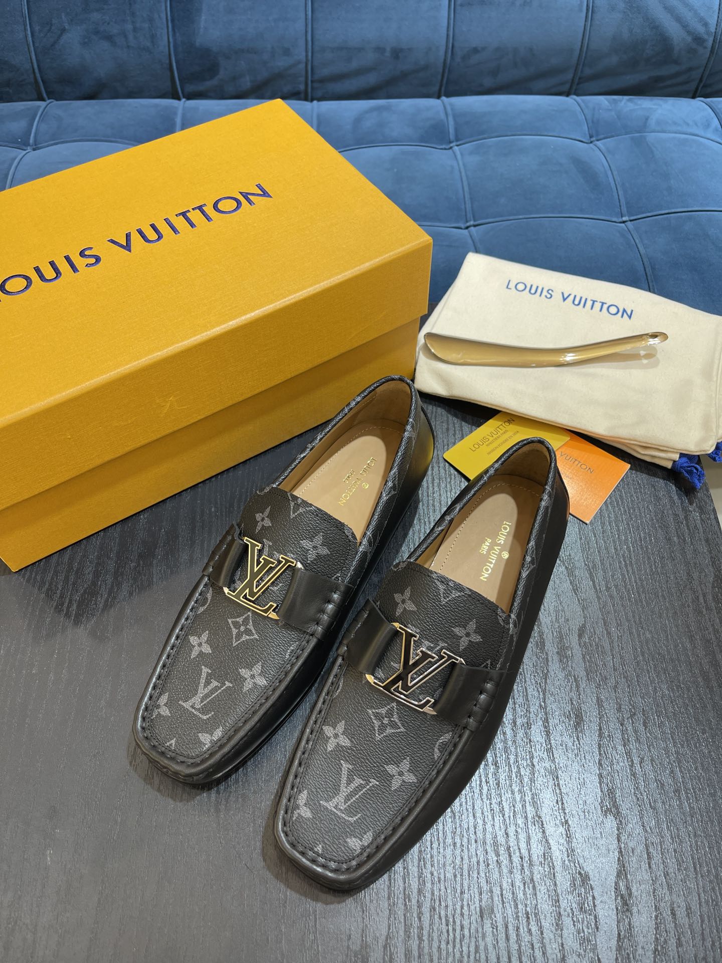 LV LOAFER