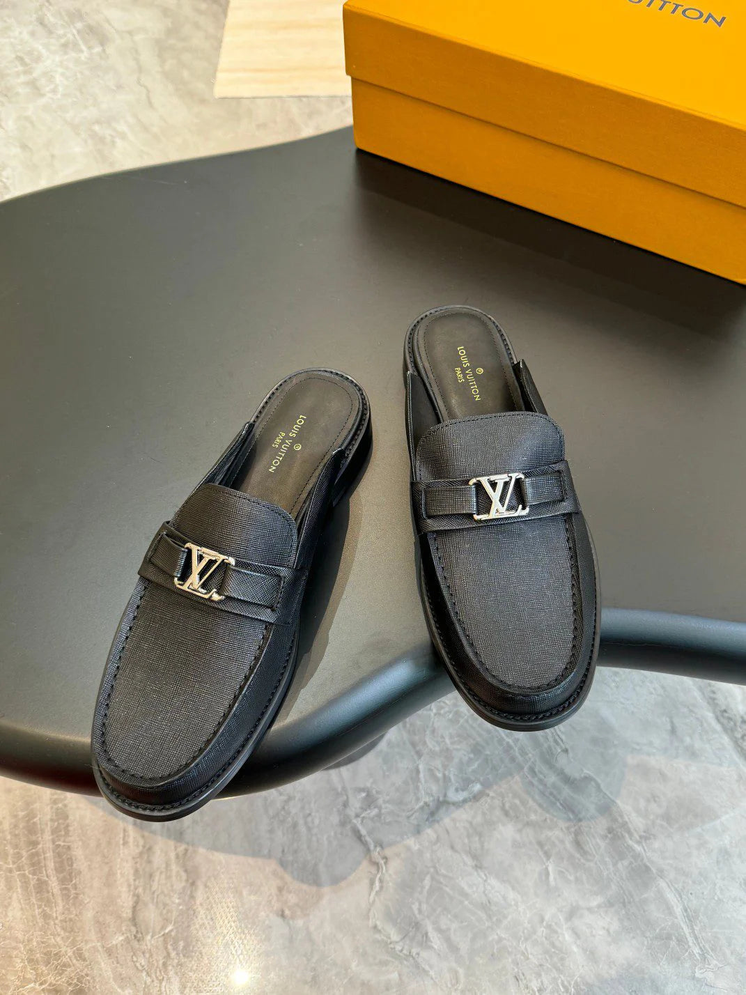 LV LOAFER