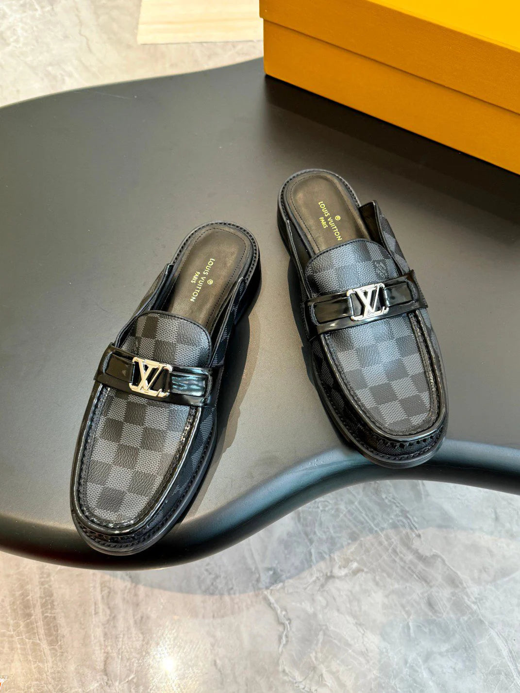 LV LOAFER
