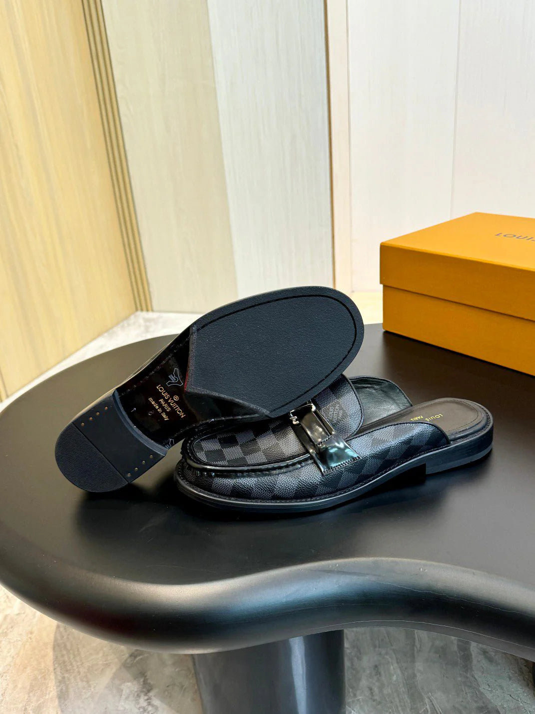LV LOAFER