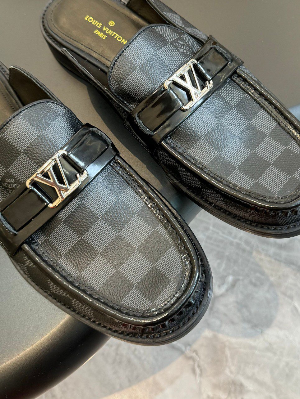 LV LOAFER
