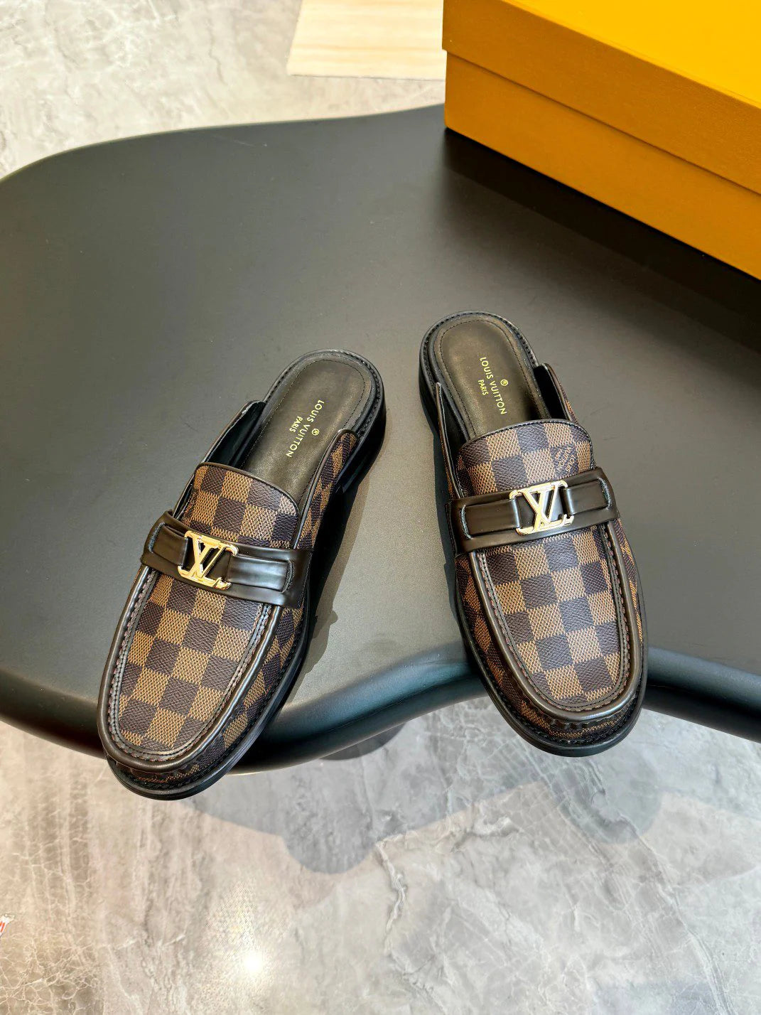 LV LOAFER