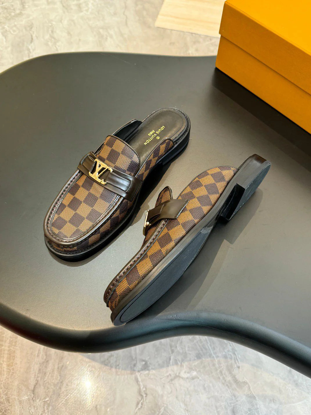 LV LOAFER