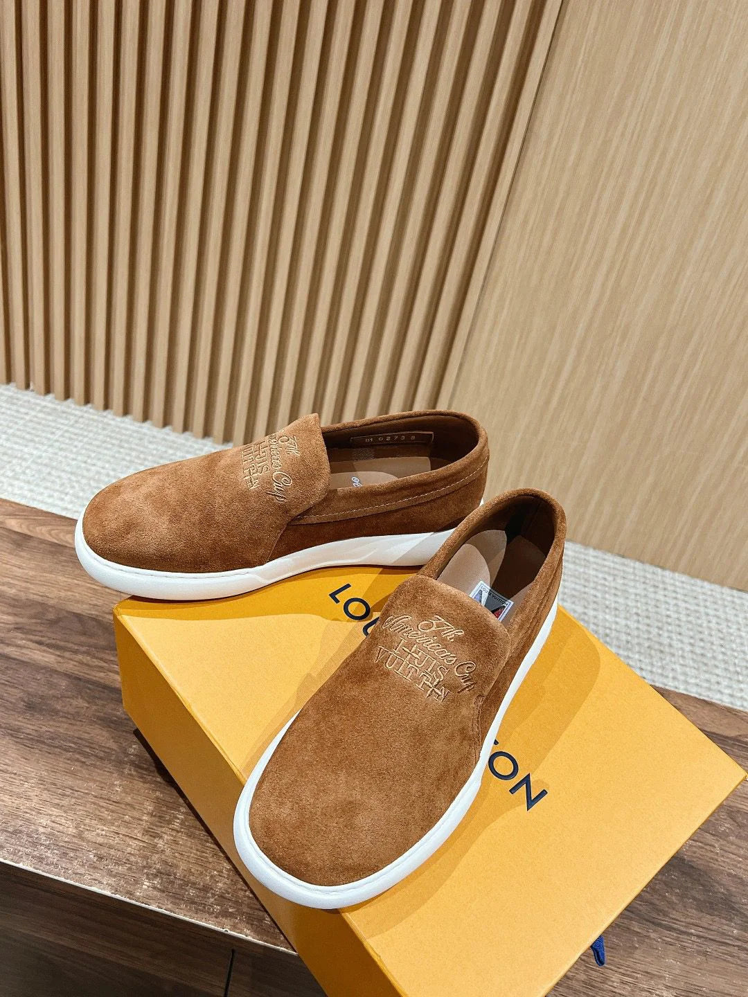 LV LOAFER