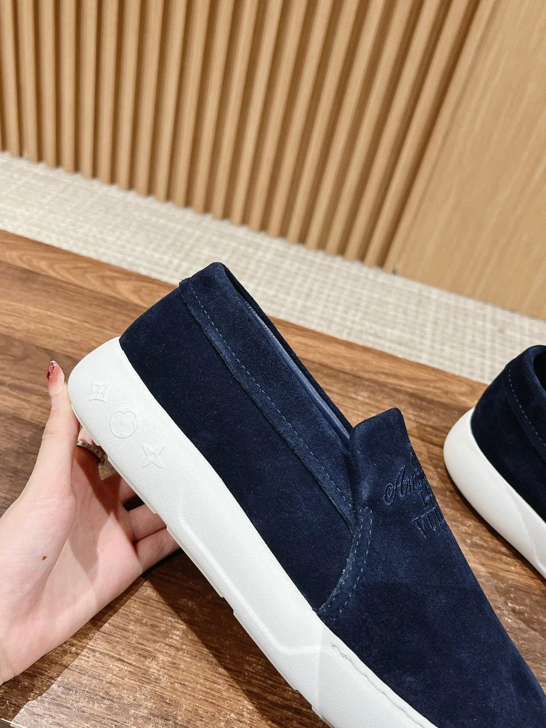 LV LOAFER