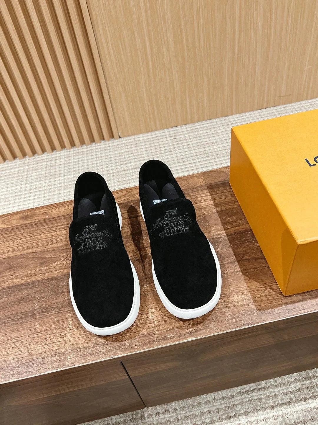 LV LOAFER