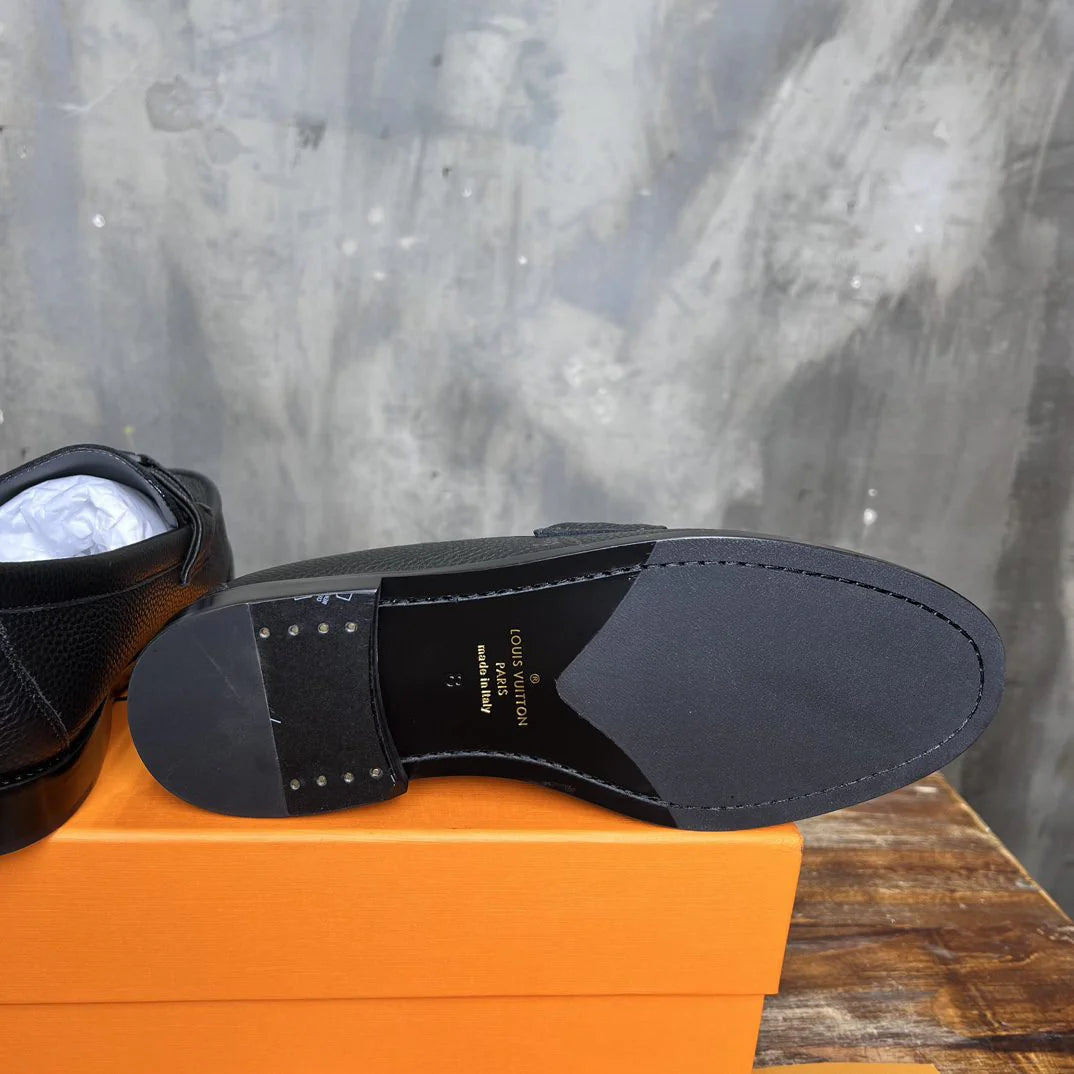 LV LOAFER