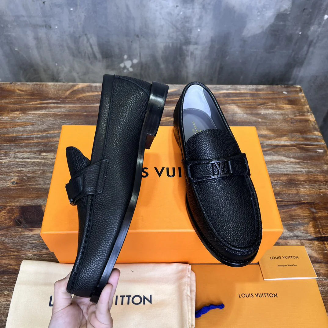 LV LOAFER