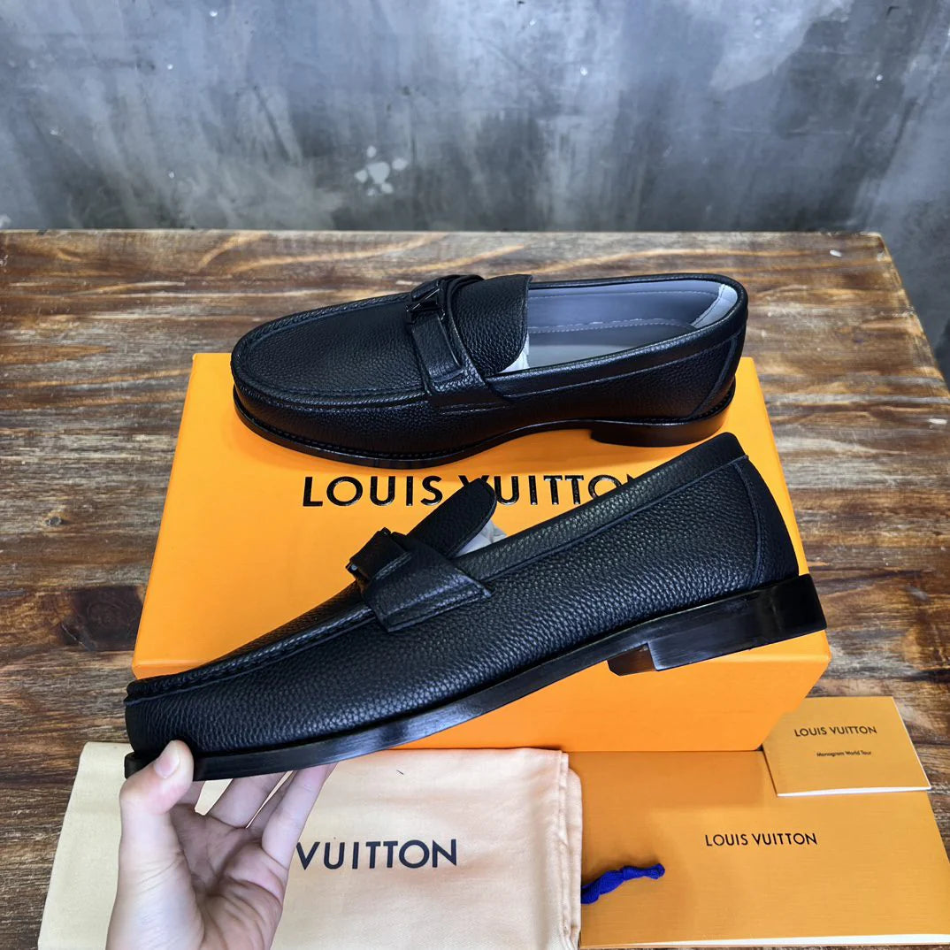 LV LOAFER