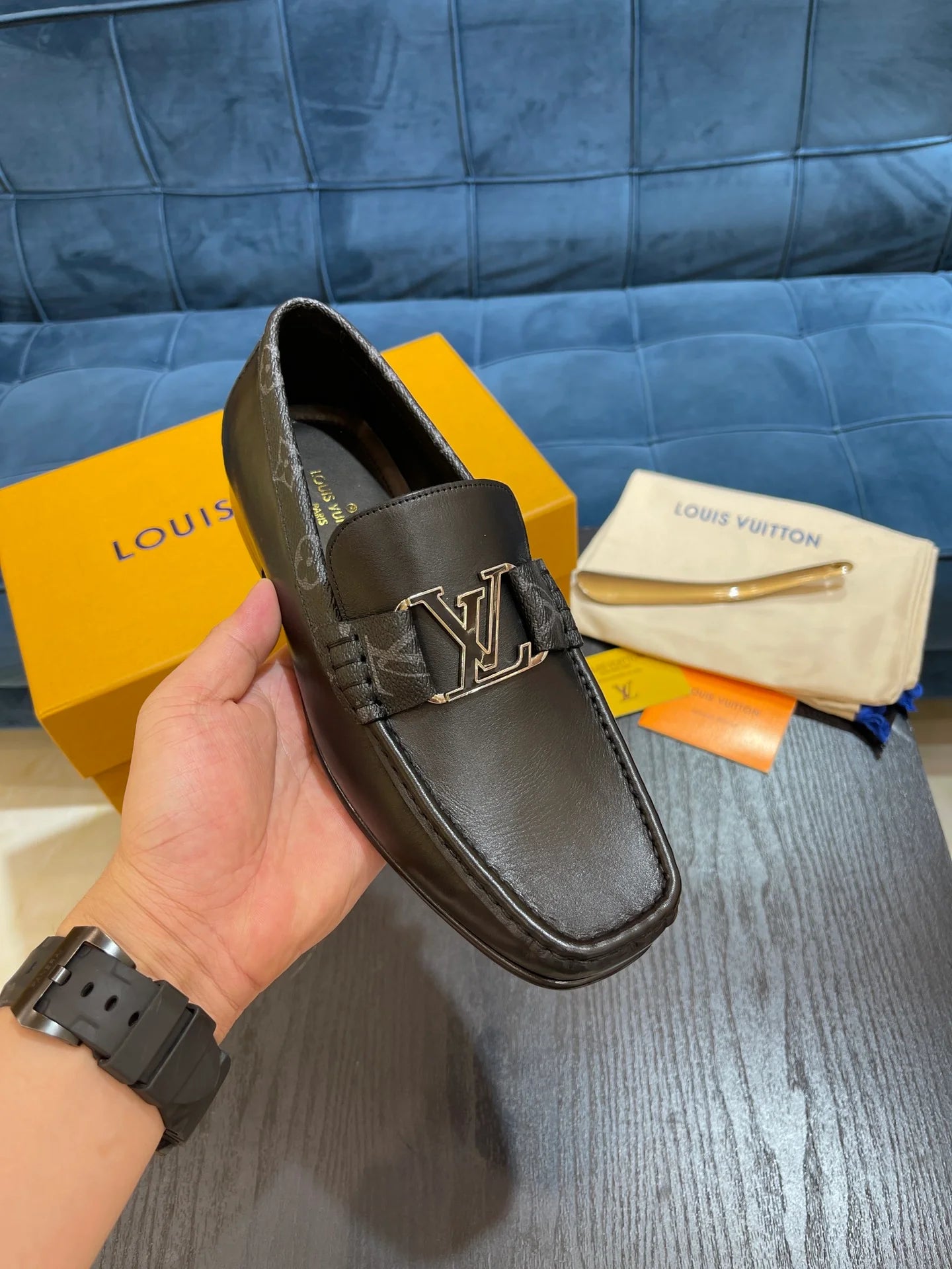 LV LOAFER
