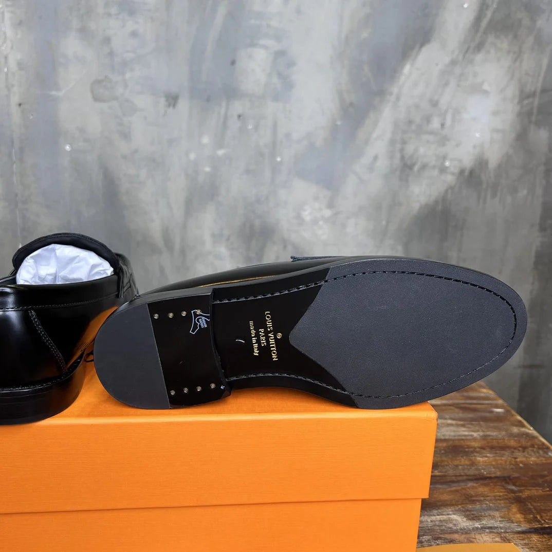 LV LOAFER
