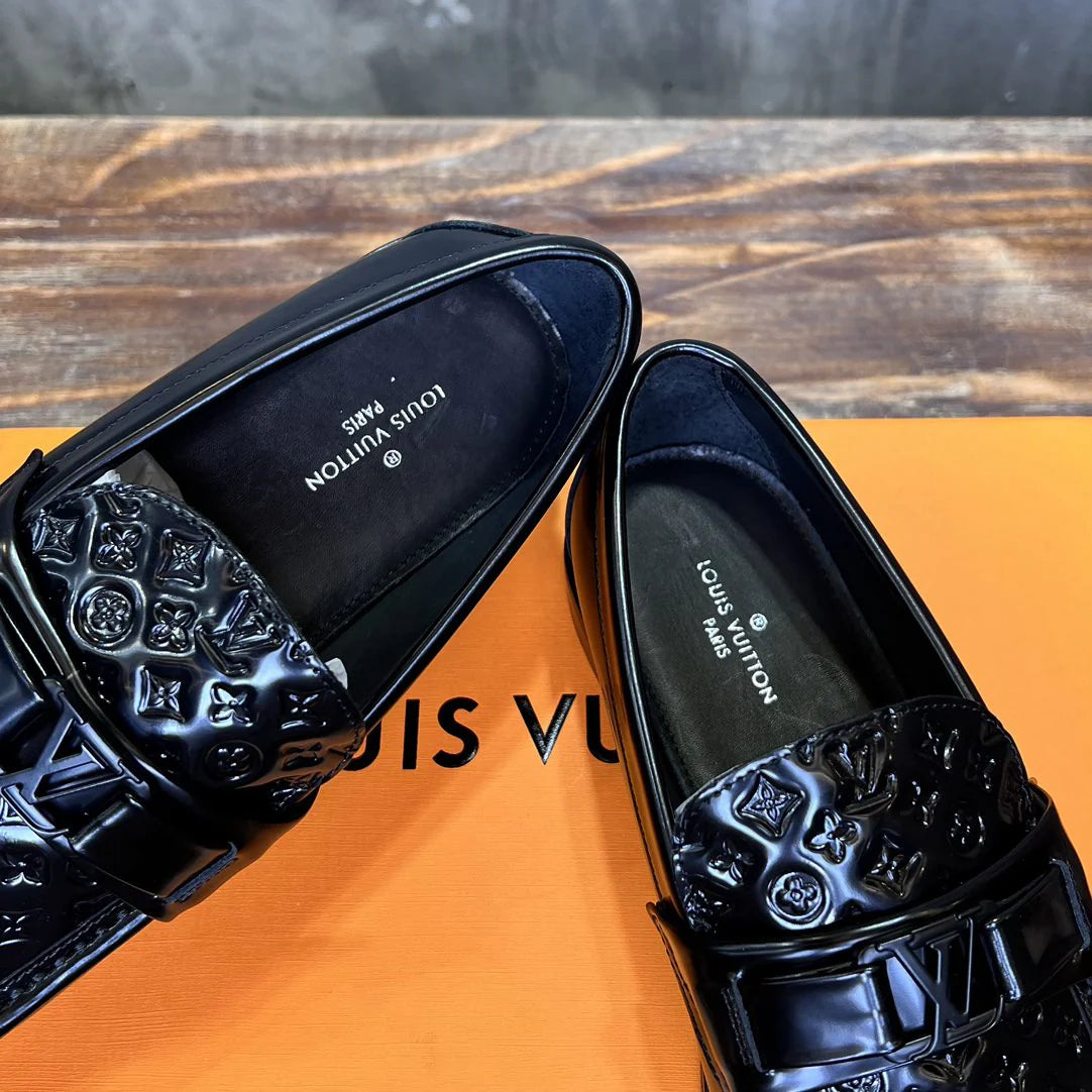 LV LOAFER