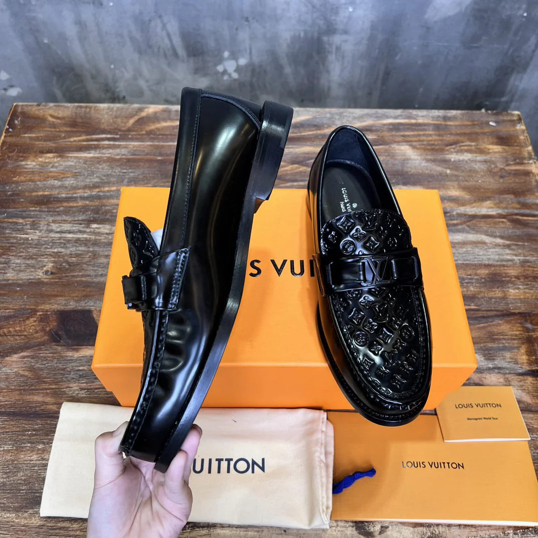 LV LOAFER