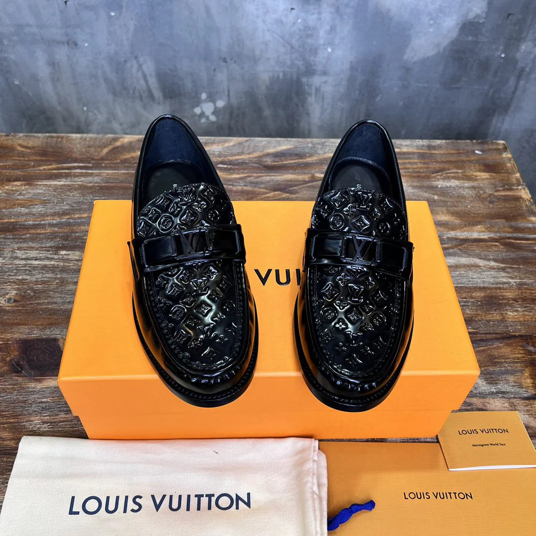 LV LOAFER