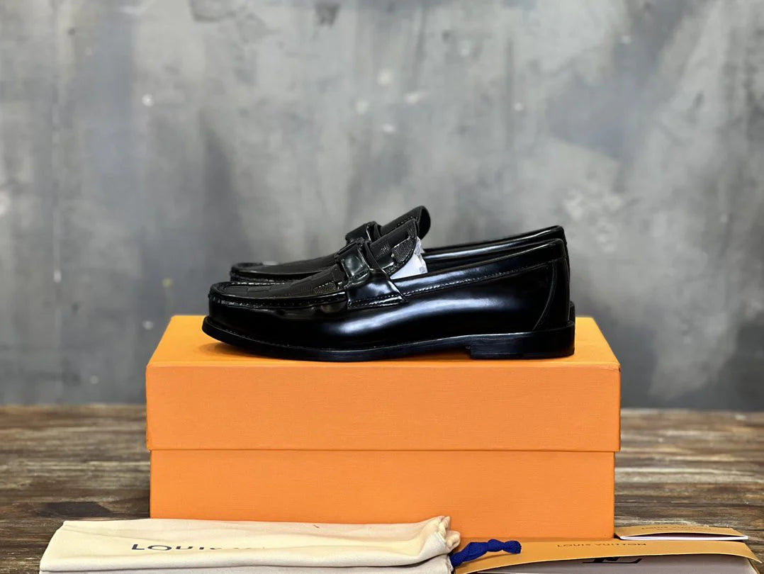 LV LOAFER