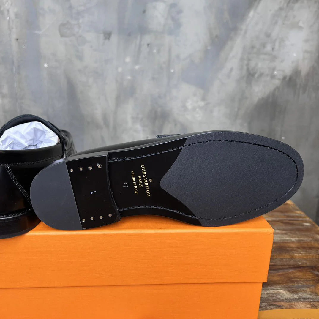 LV LOAFER