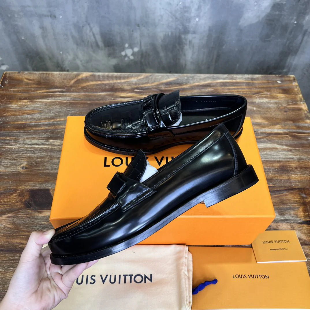 LV LOAFER