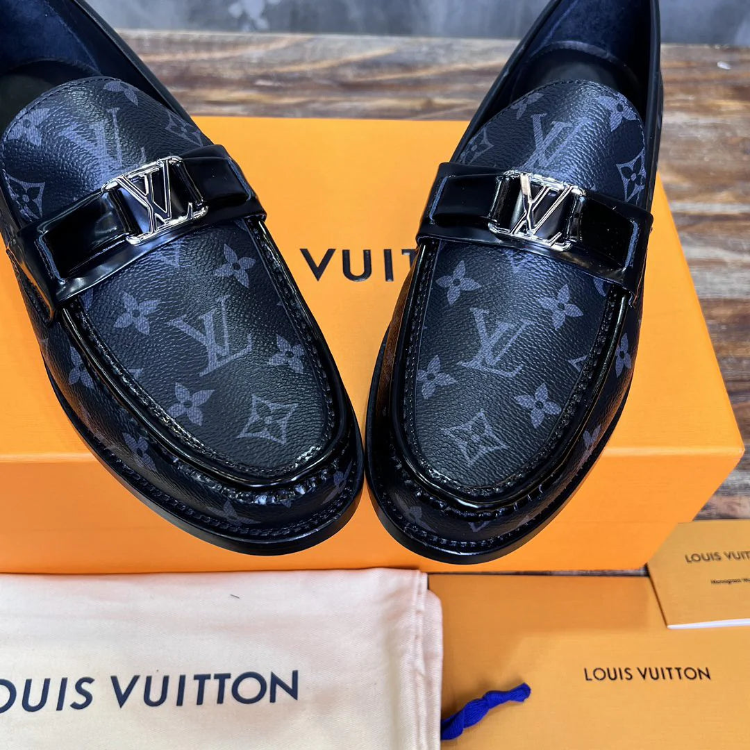 LV LOAFER