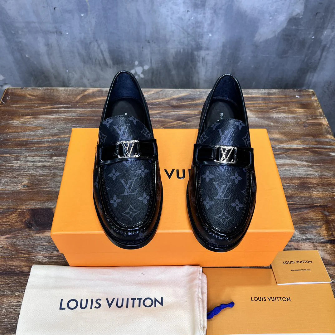 LV LOAFER