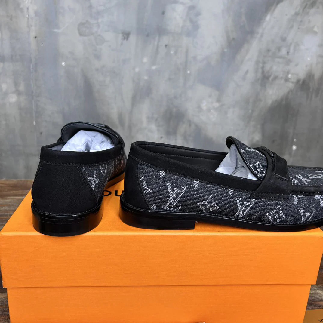 LV LOAFER