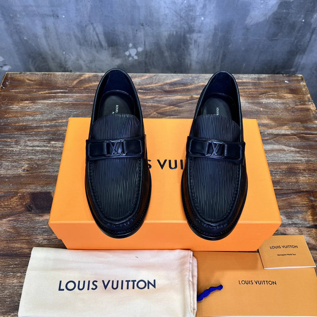 LV LOAFER