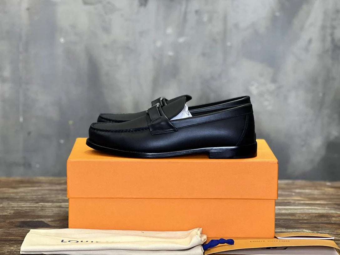 LV LOAFER
