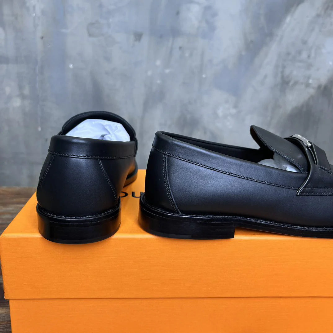 LV LOAFER