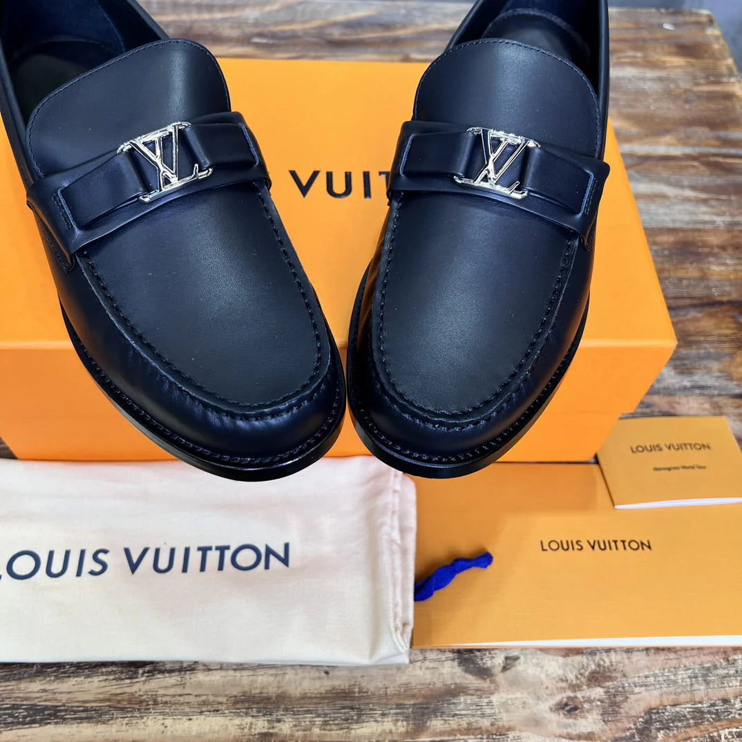 LV LOAFER