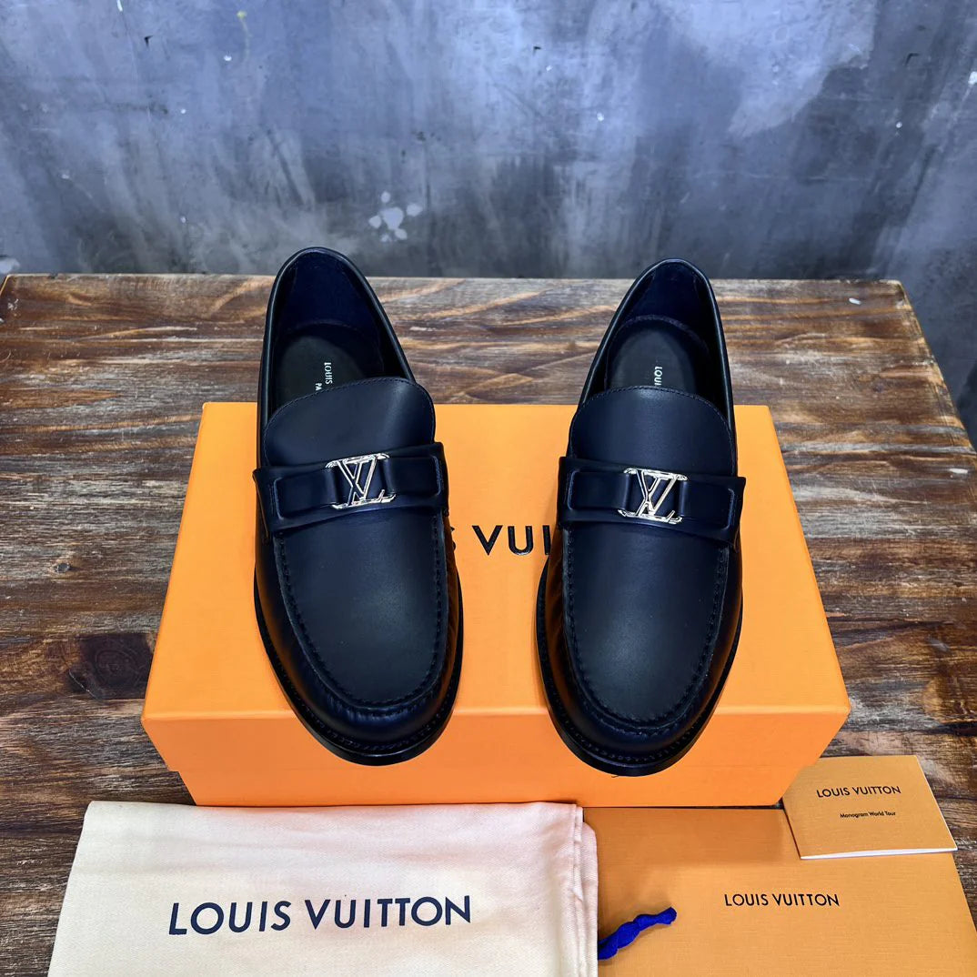 LV LOAFER