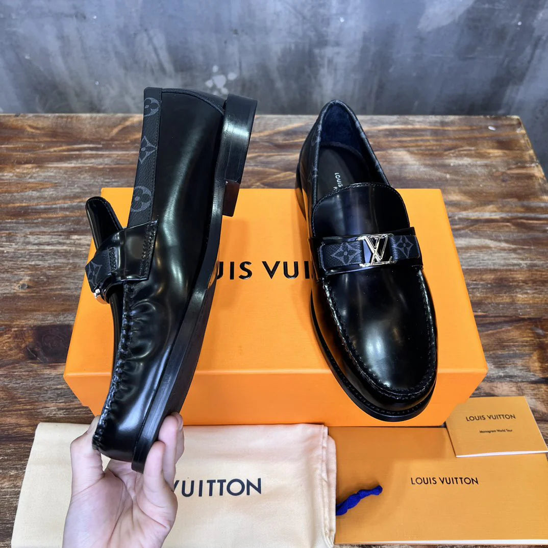 LV LOAFER