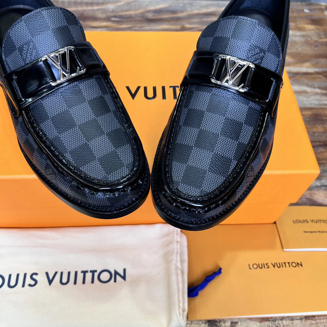 LV LOAFER