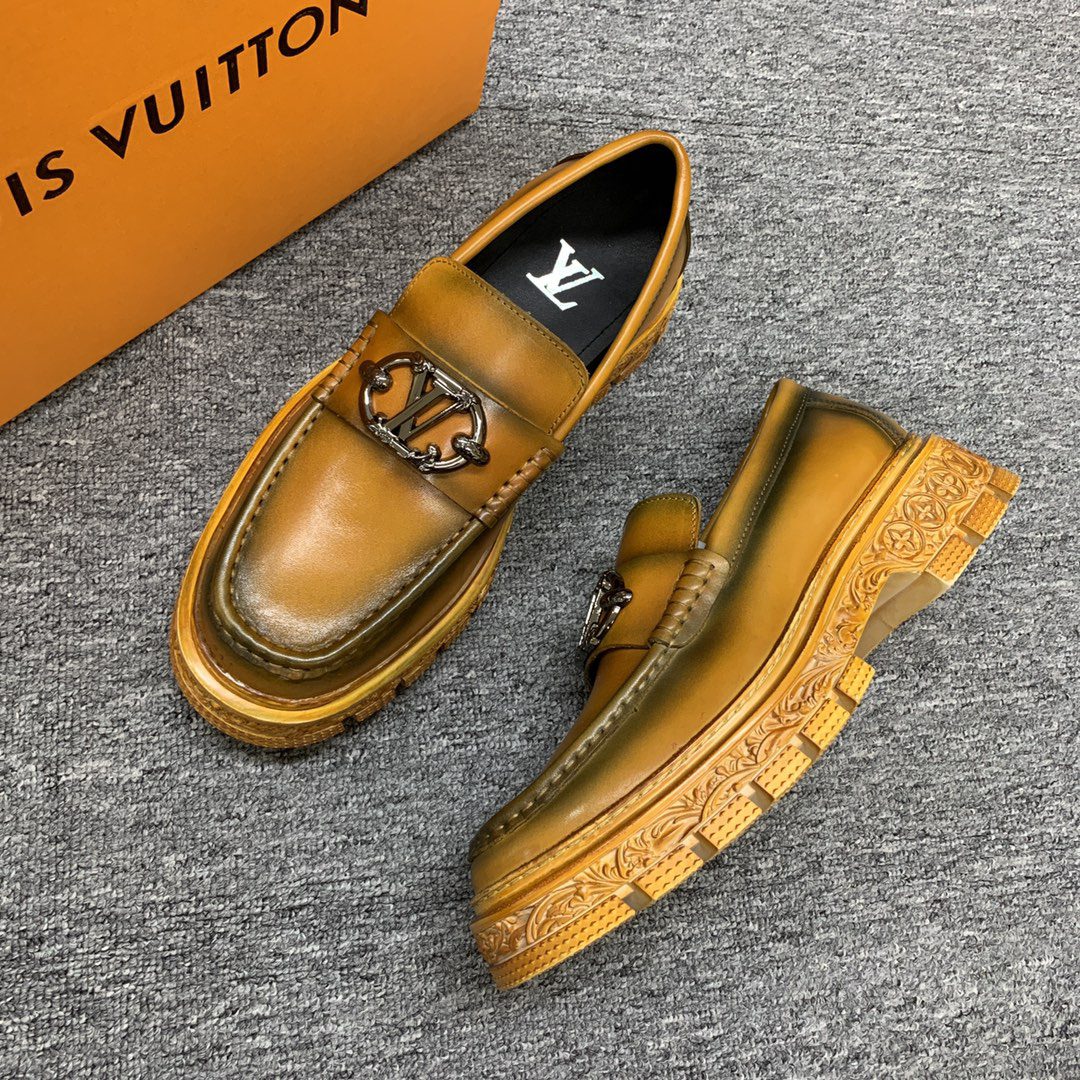 LV LOAFER