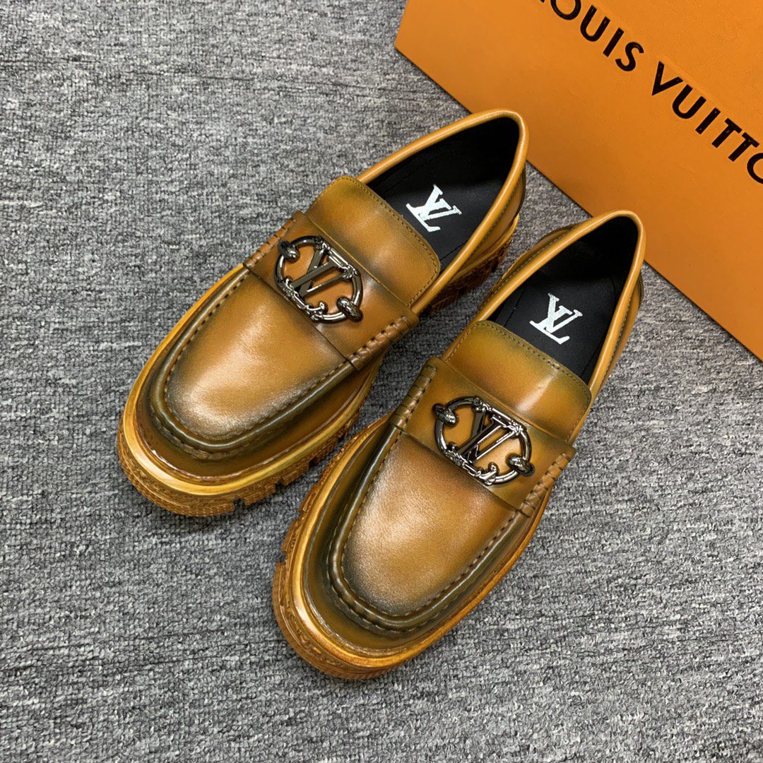 LV LOAFER